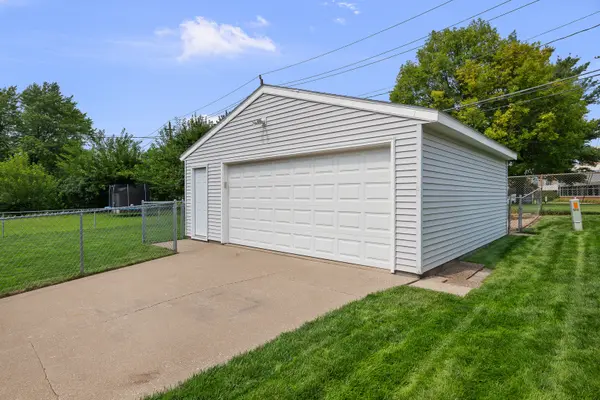 2412 Maplecrest RD, Bettendorf, IA 52722