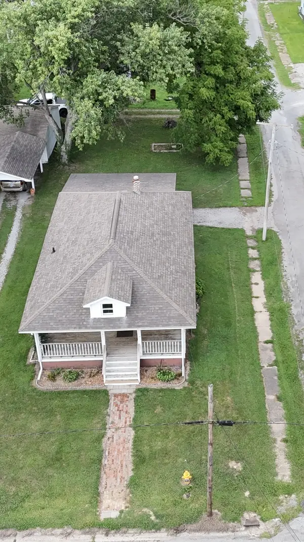 511 Lawrence ST, Benton, IL 62812