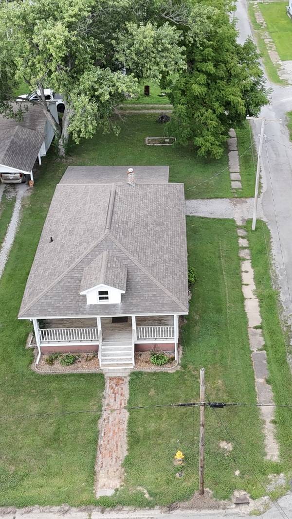 511 Lawrence ST, Benton, IL 62812