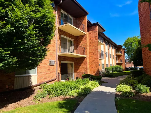 9723 S Keeler AVE #308, Oak Lawn, IL 60453