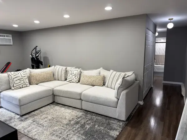 9723 S Keeler AVE #308, Oak Lawn, IL 60453