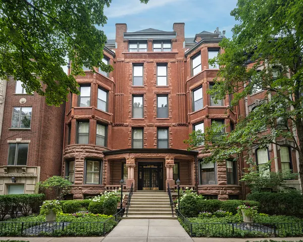 1510 N Dearborn Pkwy #102, Chicago, IL 60610