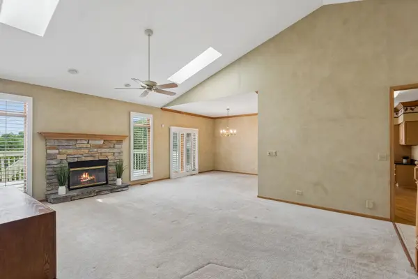 789 Woodland DR, Antioch, IL 60002
