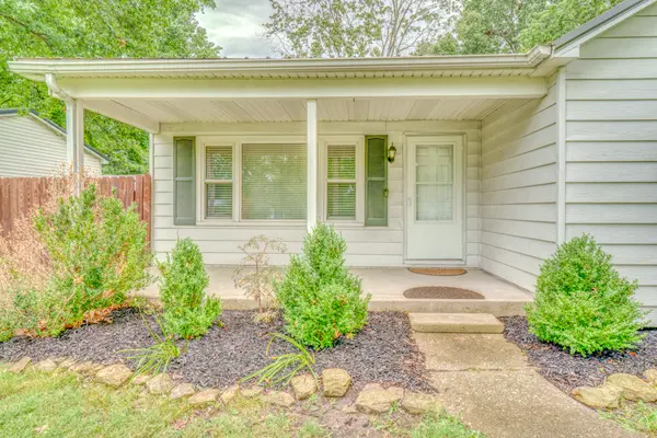 2006 Waltonville RD, Mt Vernon, IL 62864