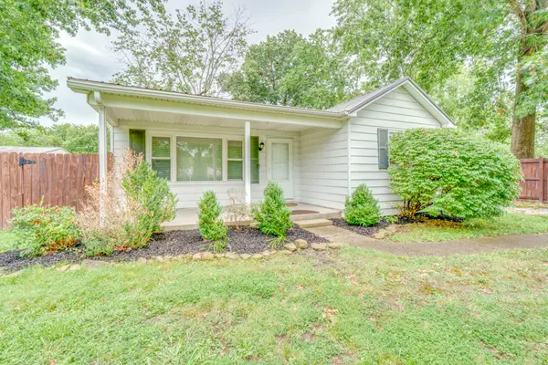 2006 Waltonville RD, Mt Vernon, IL 62864