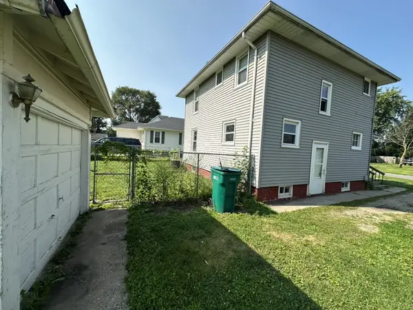 945 S Chambers ST, Galesburg, IL 61401