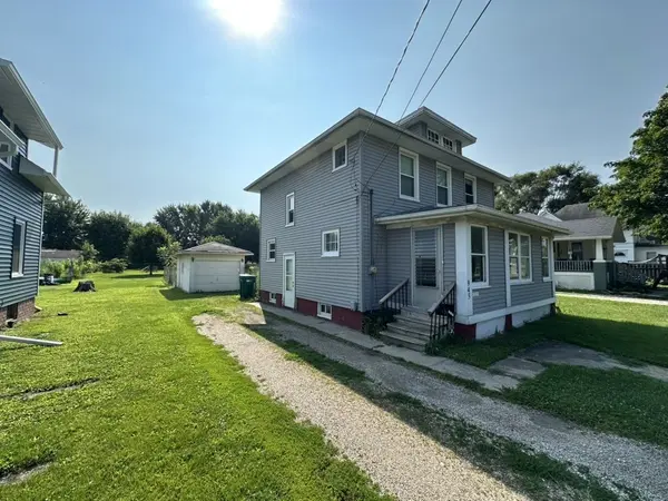 945 S Chambers ST, Galesburg, IL 61401