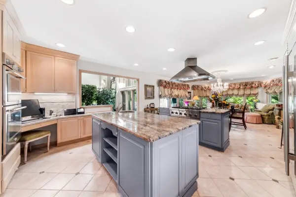 304 Apple River DR, Naperville, IL 60565