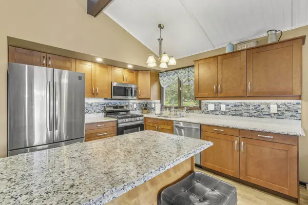 1301 Holiday DR, Sandwich, IL 60548