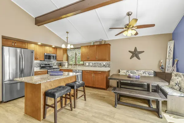 1301 Holiday DR, Sandwich, IL 60548