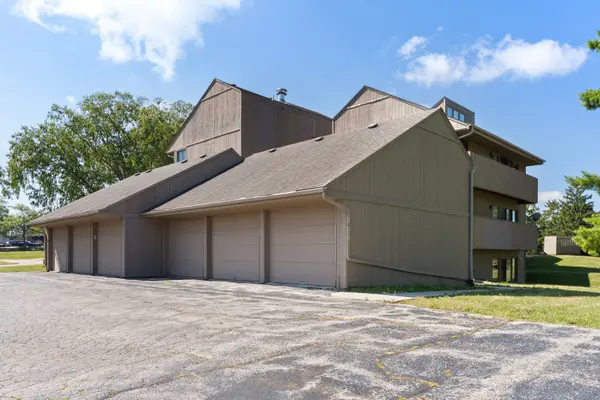 220 Bienterra TRL #1E, Rockford, IL 61107