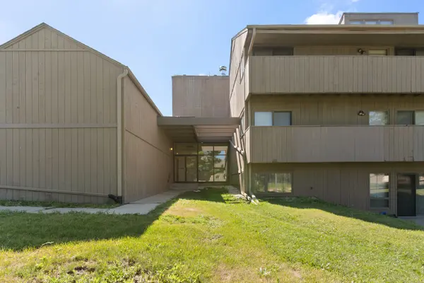 220 Bienterra TRL #1E, Rockford, IL 61107