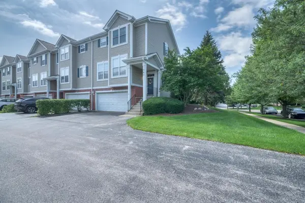 567 Declaration LN, Aurora, IL 60502