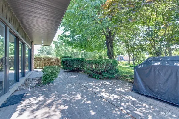 535 E Turner AVE, Roselle, IL 60172