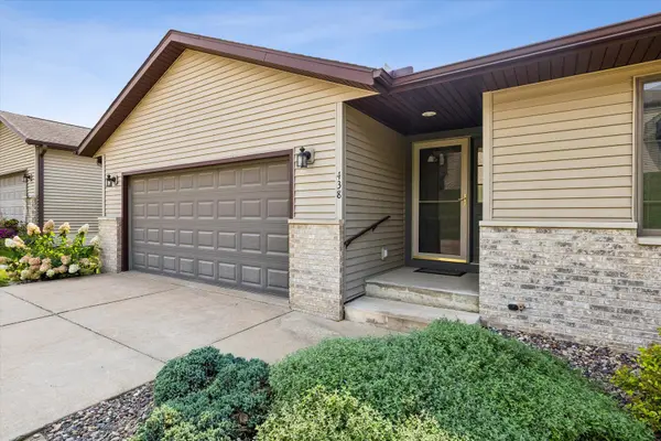 438 Apple Valley LN #438, Clinton, IA 52732