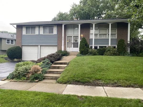 2528 Jackson DR,  Woodridge,  IL 60517