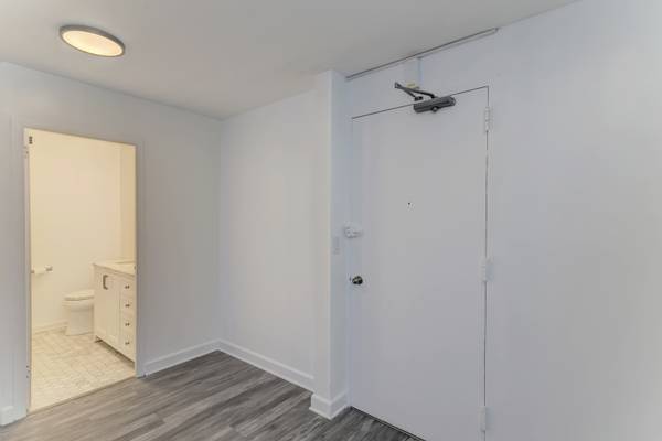 4250 N Marine DR #807, Chicago, IL 60613