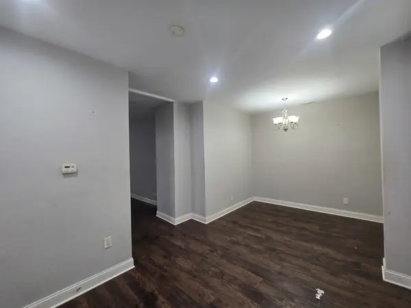 8622 S Escanaba AVE, Chicago, IL 60617