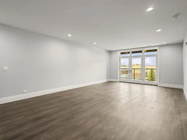 1036 Lake ST #2N, Oak Park, IL 60301