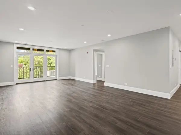 1036 Lake ST #2N, Oak Park, IL 60301