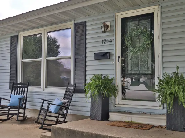 1214 Easy ST, Palmyra, MO 63461