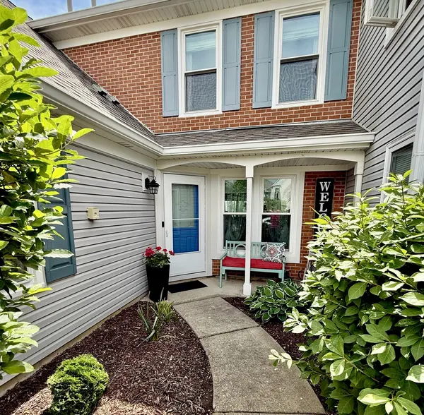 259 Doral CT #6, Elk Grove Village, IL 60007