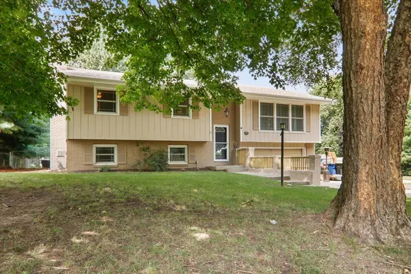 18864 Pioneer ST, Bloomington, IL 61705