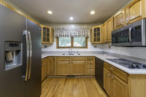1417 April LN, Winthrop Harbor, IL 60096