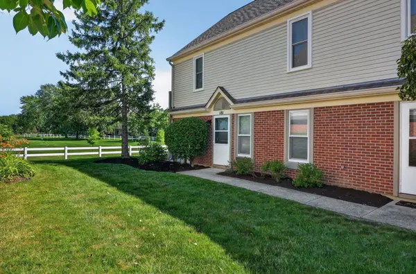 181 Inverness CT #1, Elk Grove Village, IL 60007