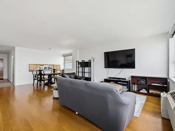 5532 S South Shore DR #19F, Chicago, IL 60637