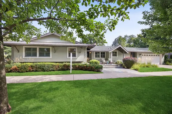 501 N Edgewood AVE, La Grange Park, IL 60526