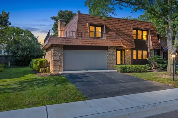 3936 Dundee RD, Northbrook, IL 60062