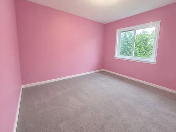 9 E Country Walk DR, Round Lake Beach, IL 60073