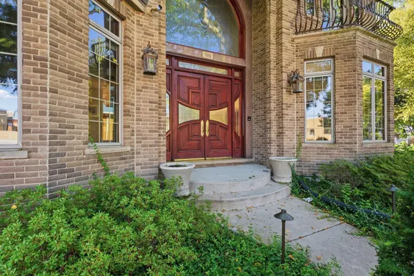7001 Laramie AVE, Skokie, IL 60077