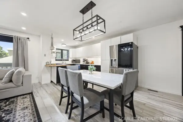 528 Pershing AVE #E, Glen Ellyn, IL 60137