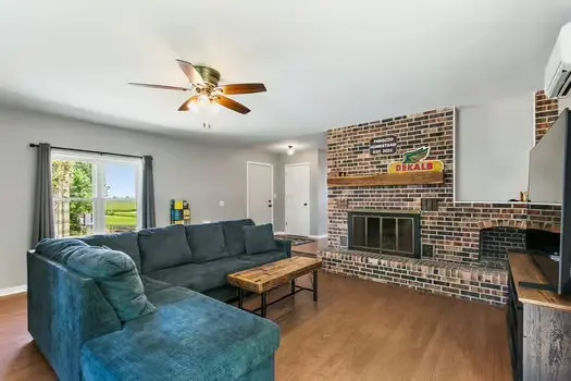 12903 Perry RD, Dekalb, IL 60115