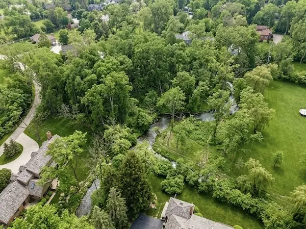 2060 Suffork RD, Northfield, IL 60093