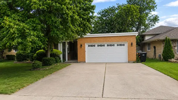 943 E 164th CT, South Holland, IL 60473