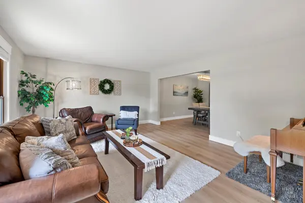 3220 W Lorient DR, Mchenry, IL 60050