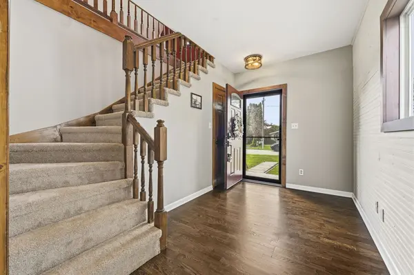 1316 Nippersink DR, Spring Grove, IL 60081