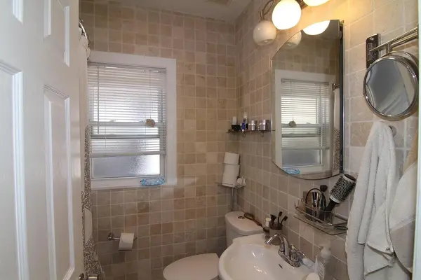 5642 W Newport AVE, Chicago, IL 60634
