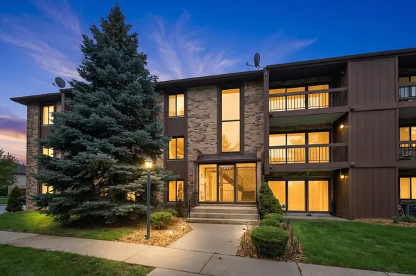 7505 175th ST #124, Tinley Park, IL 60477