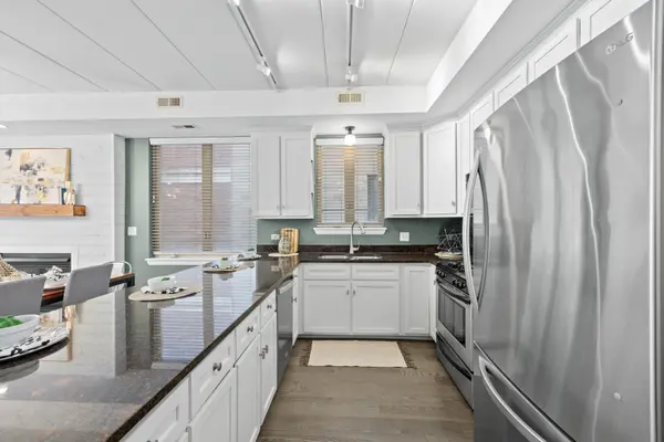 1249 N Bosworth AVE #1N, Chicago, IL 60642