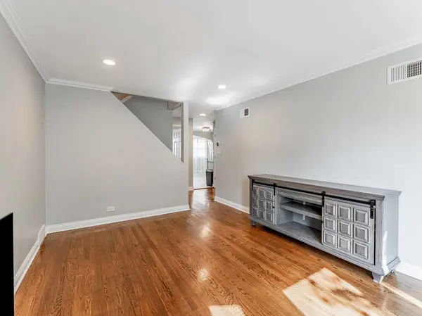 3238 N Nottingham AVE, Chicago, IL 60634
