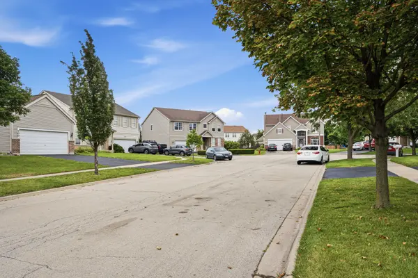 702 Silver Leaf CT, Joliet, IL 60431