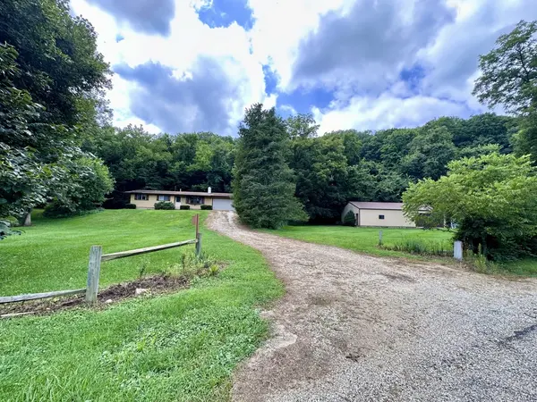 895 Thenius RD, Sparland, IL 61565