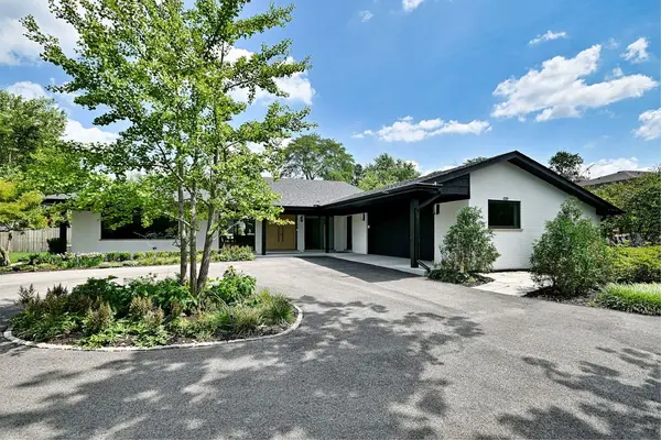3456 Whirlaway DR, Northbrook, IL 60062