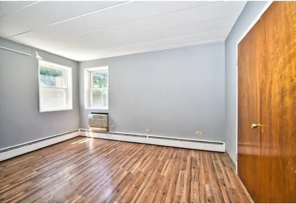 6161 N Hoyne AVE #214, Chicago, IL 60659