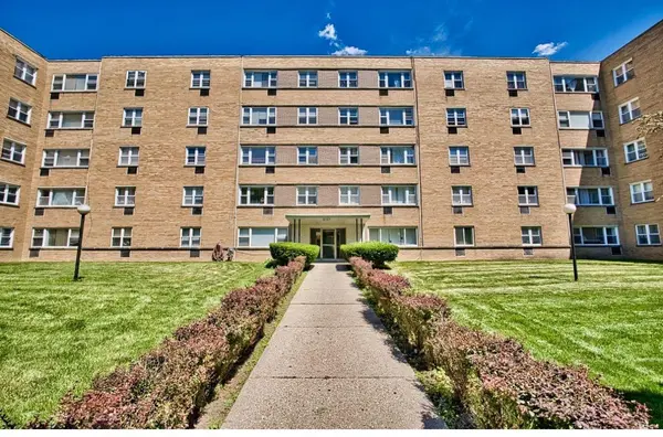 6161 N Hoyne AVE #214, Chicago, IL 60659