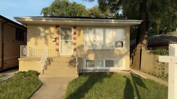 8037 Natchez AVE, Burbank, IL 60459